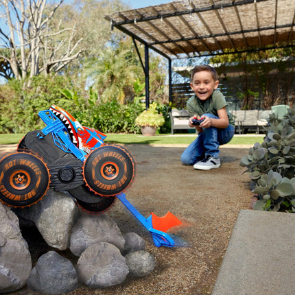 Hot Wheels Monster Trucks RC Tiger Shark Climber