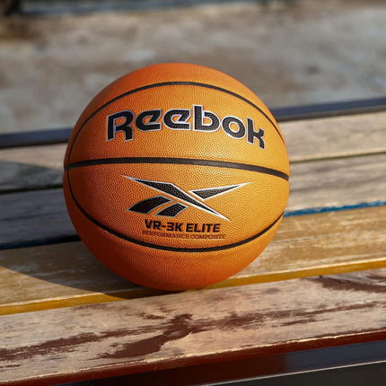 Reebok Hi Vis Elite Basketball, Taille Officielle, Cuir Composite, Prise Antidérapante, Maintien Constant de la Forme, Pompe et Aiguille Incluses, Série VR-3K