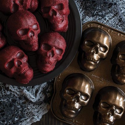 Nordic Ware Skull Cakelet Pan, 3D Cast Aluminium Bundt Tin, Bundt Cake Tin with Skull Pattern, Cake Mould, Bronze