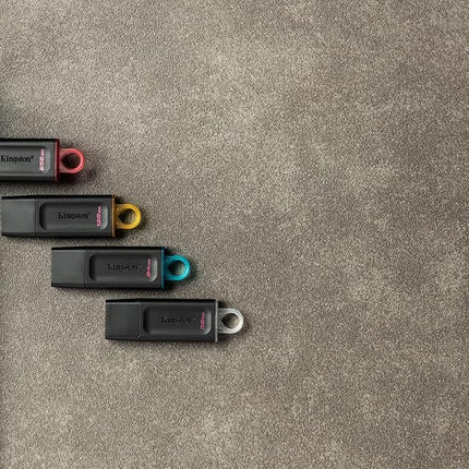 Kingston DataTraveler Exodia DTX/128GB Flash Drive USB 3.2 Gen 1 - with Protective Cap and Keyring in Multiple Colours