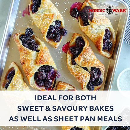 Nordic Ware Naturals Jelly Roll Pan, Rustproof Aluminium Sheet, Premium Bakeware for Baked Veggies, Muffins, Cookies and More, Made in the USA, Silver