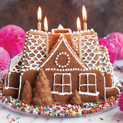 Nordic Ware Gingerbread House Bundt Pan, Seasonal Christmas Aluminium Bundt Tin, Bundt Cake Tin with Pattern, Cake Mould , Colour: Silver