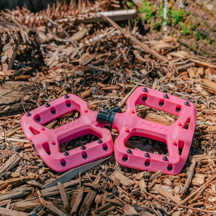 Funn Taipan S Plastic MTB Flat Pedals, CrMo Axle (Pink)