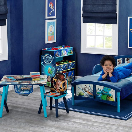 Juego de mesa y sillas infantiles Delta Children con almacenamiento (2 sillas incluidas) - Ideal para manualidades, la hora de la merienda, la escuela en casa, las tareas y más, Disney/Pixar Toy Story 4