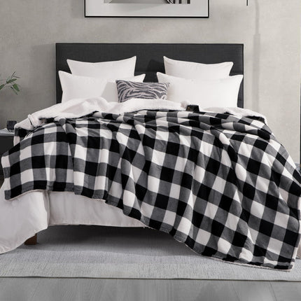 Elegant Comfort Ultra Soft Reversible Buffalo Plaid Flannel Sherpa Blanket - Cozy Silky Checkered Fleece Throw for Couch, Bed - Plush Fuzzy Warm Winter Blanket for Gift, Twin XL, Black