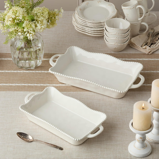 Perlette Cremosa, Fuente Rectangular Mediana de Cerámica – 41.28 x 21.59 cm Elegante Vajilla de Gres con Borde Festoneado y Borde de Cuentas – Fuente de Horno a Mesa para Guisos, Asados y Entretenimiento Diario
