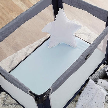 Sábana ajustable para Pack N Play Playard de American Baby Company 27" x 39", Sábana suave y transpirable de algodón neutro, azul, para niños y niñas, compatible con la mayoría de colchones de minicuna