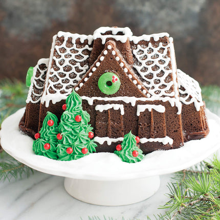 Nordic Ware Moule à Bundt Maison en Pain d'Épices, Moule à Gâteau Bundt en Aluminium de Noël, Moule à Gâteau Bundt avec Motif, Moule à Gâteau, Couleur : Argent