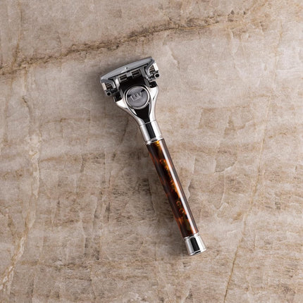 Cremo Astonishingly Superior Tortoise Shell (Horn) Razor Kit (Packaging May Vary)