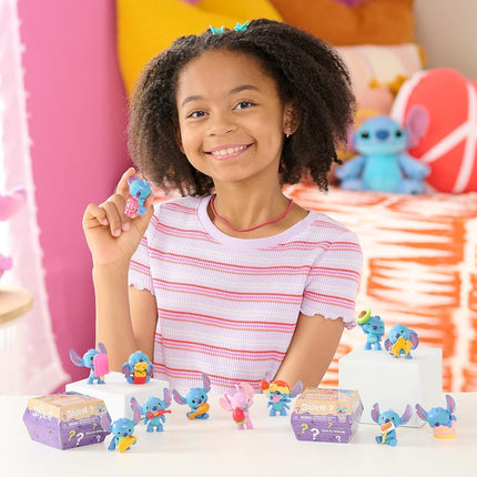 Disney Stitch Blind Mini Figures 2-Pack, 2-inch Collectible Figurines and 2 Reusable Burger Boxes, Kids Toys for Ages 3 Up