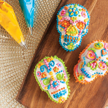 Nordic Ware Skull Cakelet Pan, 3D Cast Aluminium Bundt Tin, Bundt Cake Tin with Skull Pattern, Cake Mould, Bronze