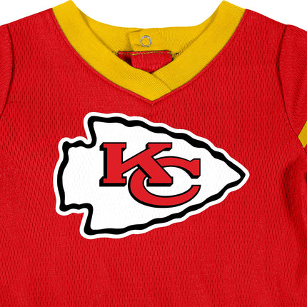 Vestido con camiseta de los Kansas City Chiefs de la NFL de Gerber y cubrepañal, rojo/amarillo Kansas City Chiefs, 0-3 meses