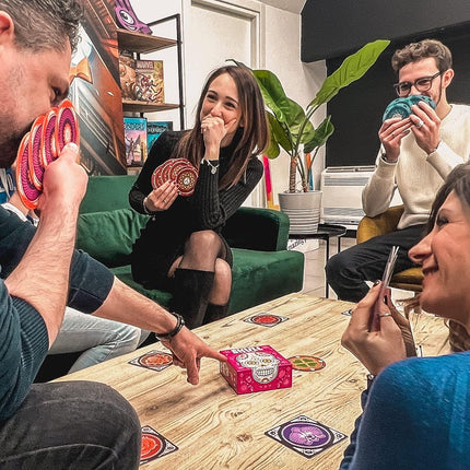 Asmodee | Skull – The Iconic Bluffing Party Game | Simple to Play, High-Tension Bidding Great for Games Nights & Gatherings | Roses or Skulls? Only You Know | 3–6 Players, Ages 10+, 30 Mins