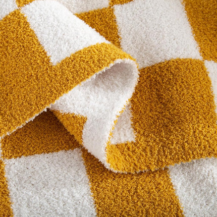 Elegant Comfort Checkered Throw Blanket, Gold Super Soft Cozy Fluffy Warm Throw Blankets for Couch, Sofa, Chair, Bed, Camping, Picnic, Travel Lightweight Bed Blanket (50" x 70")