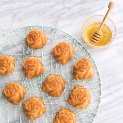 Nordic Ware Rose Bud Pan, 6 Cakelets, Toffee
