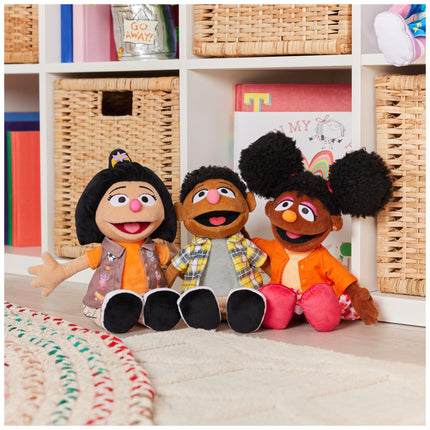 GUND Sesame Street Official Ji-Young Plush Premium Plush Doll for Children 1 and Above, 33 cm