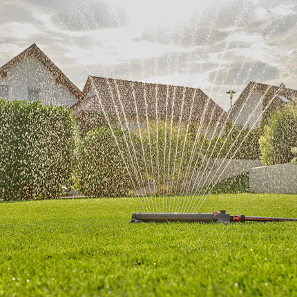 Gardena AquaZoom L rectangular sprinkler: Sprinkler for watering areas of 28–350 m², range 7–21 m, spread 4–17 m, built-in metal filter (18714-20)