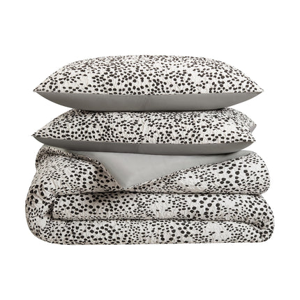 Nine West Layla 7 Piece Leopard Printed Texture Bedding Set, Luxurious All Season Bedding Including Comforter, Sheets, Pillow Shams & Cases, Queen, Black/White