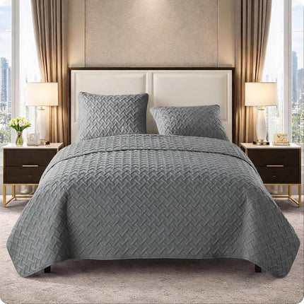 VCNY Home Super Soft Reversible Bedding Set with M