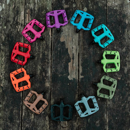 Funn Taipan S Plastic MTB Flat Pedals, CrMo Axle (Pink)
