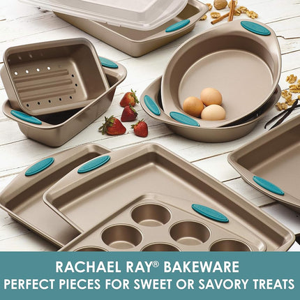 Rachael Ray Cucina Plat de cuisson/Moule à gâteau antiadhésif avec couvercle et poignées, Rectangulaire – 23 cm x 33 cm, Marron