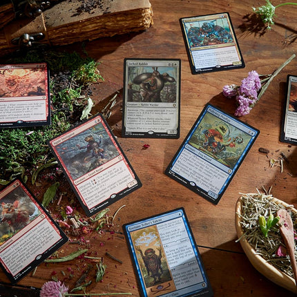 Magic: The Gathering Bloomburrow Commander Deck - Family Matters (100-Card Deck, 2-Card Collector Booster Sample Pack + Accessories) (English Version)