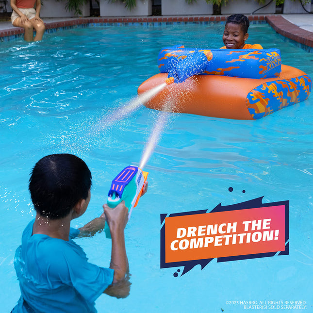 Nerf Super Soaker Megaforce Battle Tank Ride-On – Bouée gonflable avec blaster à eau géant alimenté par la piscine