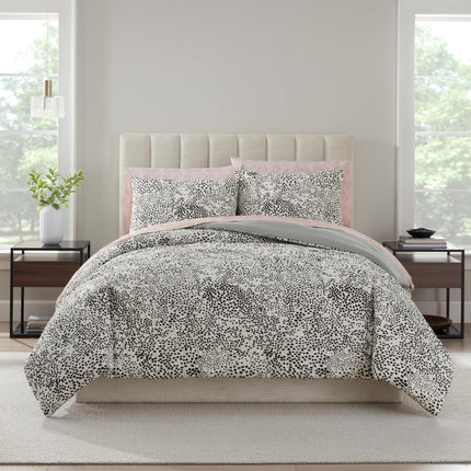 Nine West Layla 7 Piece Leopard Printed Texture Bedding Set, Luxurious All Season Bedding Including Comforter, Sheets, Pillow Shams & Cases, Queen, Black/White