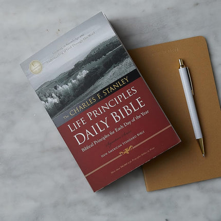 NASB, The Charles F. Stanley Life Principles Daily Bible, Paperback, 1995 Text: Holy Bible, New American Standard Bible