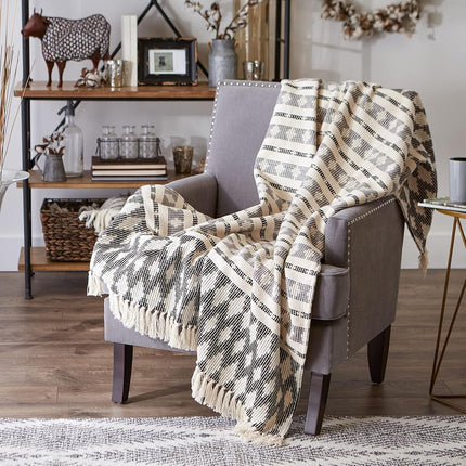 Jeté de lit DII Classic Colby en coton à rayures avec franges, 127 x 152 cm, noir et gris