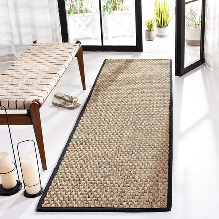 SAFAVIEH Natural Fiber Rug for Living Room, Dining Room, Bedroom - Natural Fiber Collection, Short Pile, in Natural and Black, 76 X 183 cm