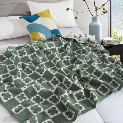 Elegant Comfort St Patrick's Day Throw Blanket, Green Plaid Clover Super Soft Cozy Fluffy Warm Throw Blankets for Couch, Sofa, Chair, Bed, Camping, Picnic, Travel Lightweight Bed Blanket (50" x 70")