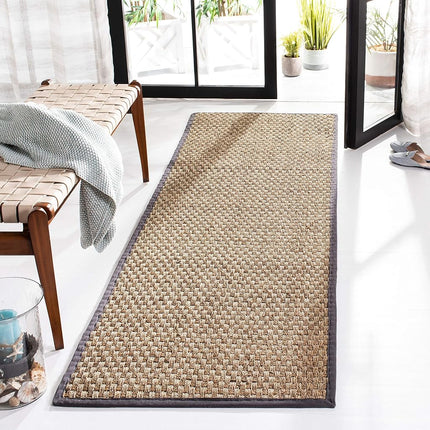 SAFAVIEH Natural Fiber Rug for Living Room, Dining Room, Bedroom - Natural Fiber Collection, Short Pile, in Natural and Black, 76 X 183 cm