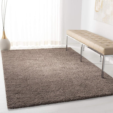 Safavieh Shaggy Indoor Woven Rectangle Area Rug, August Shag Collection, AUG900, in Taupe, 91 X 152 cm for Living Room, Bedroom or Any Indoor Space