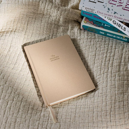 KUNITSA CO. The Reading Journal - 52 reviews. Book Journal for Book Lovers & Readers. Review and Track Your Reading (Beige)
