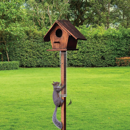 Just Play Scram, Squirrel de Slinky, accesorio para comedero a prueba de ardillas que protege las semillas de los pájaros, juguetes para niños a partir de 5 años de Just Play